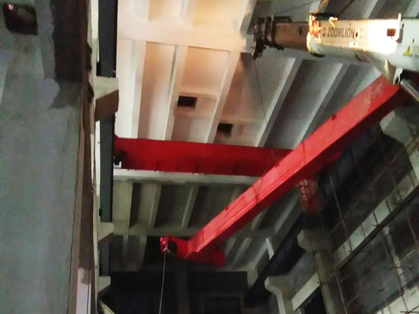 簡(jiǎn)易葫蘆式雙梁起重機(jī)